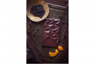Ekologiškas Bean-To-Bar Tamsus Pieninis Šokoladas Su Apelsinais Ir Kadagio Uogomis 54% 3