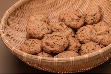 Rustic rye cookies